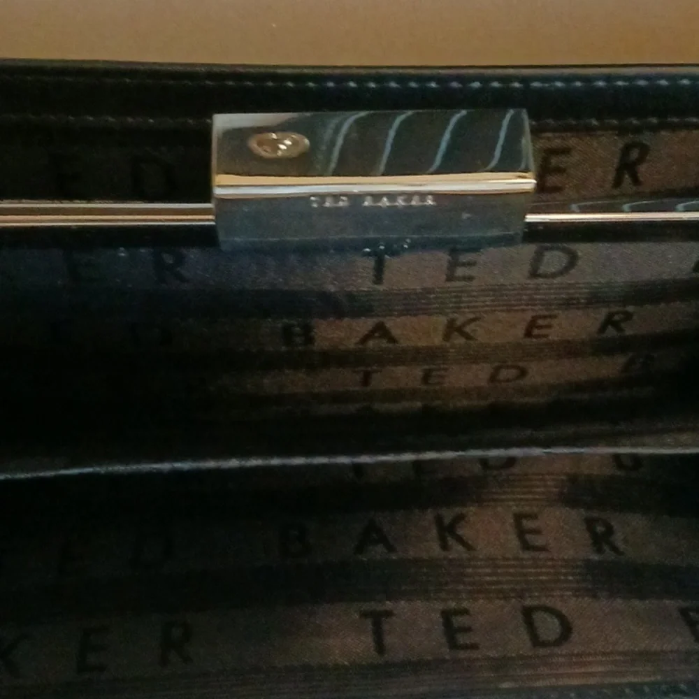 Ted Baker Kammie purse - Picture 9 of 10